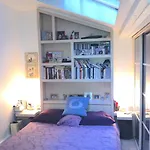 Modern Design Loft Apartment, Steps To Notre Dame